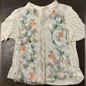 Very cute Anthropologie short sleeve embroidered top (Tiny brand)